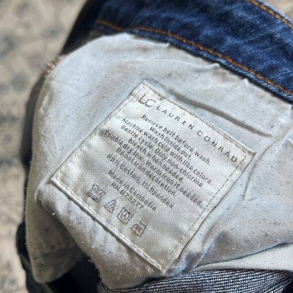 COPY - LAUREN CONRAD Blue Medium to Dark Wash Cotton Blend Denim Shorts Size 6 - Picture 4 of 7